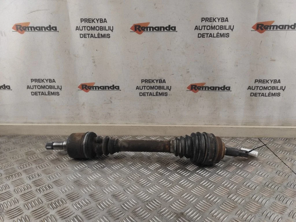 Priekšējā pusass – priekšējā kreisā