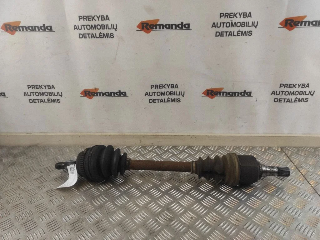 Priekšējā pusass – priekšējā kreisā