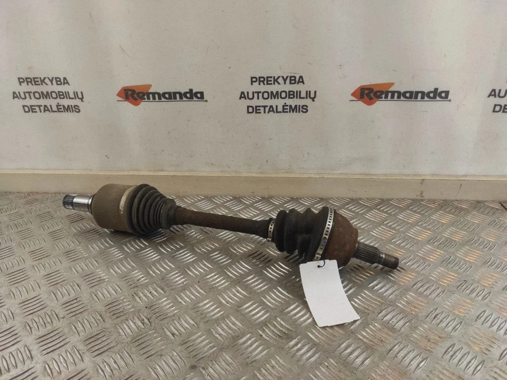 Priekšējā pusass – priekšējā kreisā