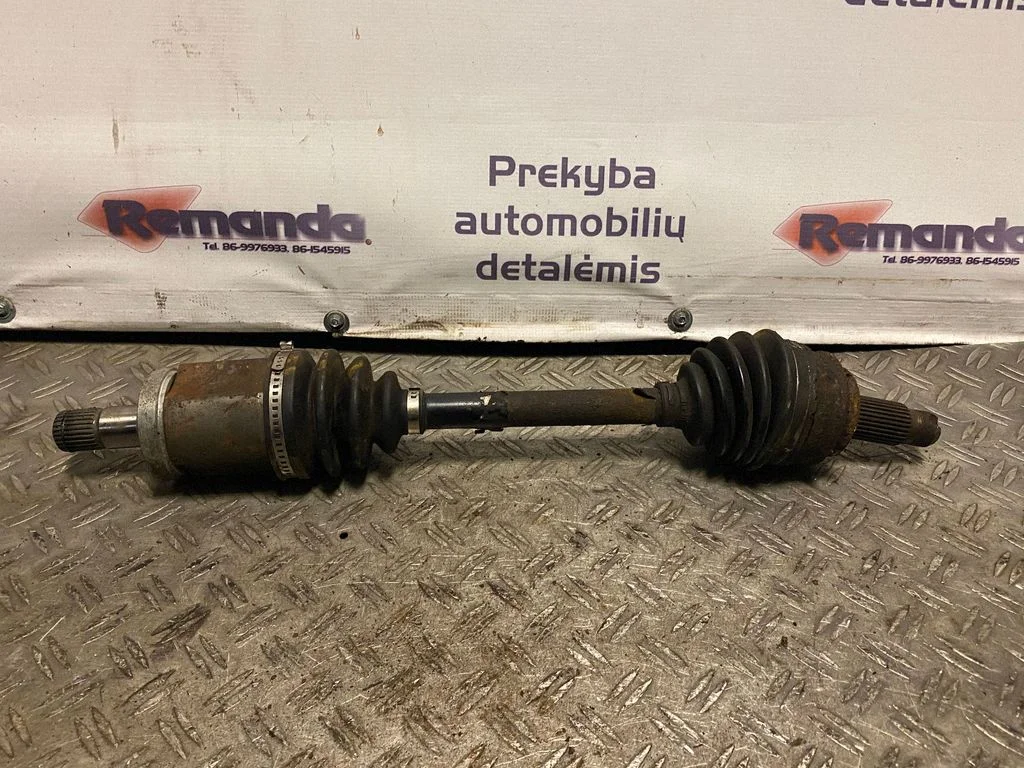Priekšējā pusass – kreisā