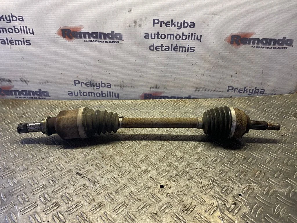 Priekšējā pusass – priekšējā kreisā