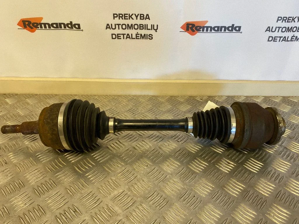 Priekšējā pusass – priekšējā kreisā
