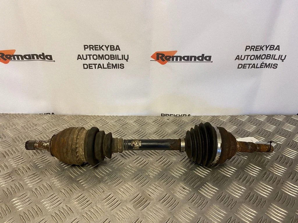 Priekšējā pusass – priekšējā kreisā