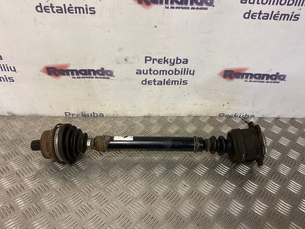 Priekšējā pusass – priekšējā kreisā