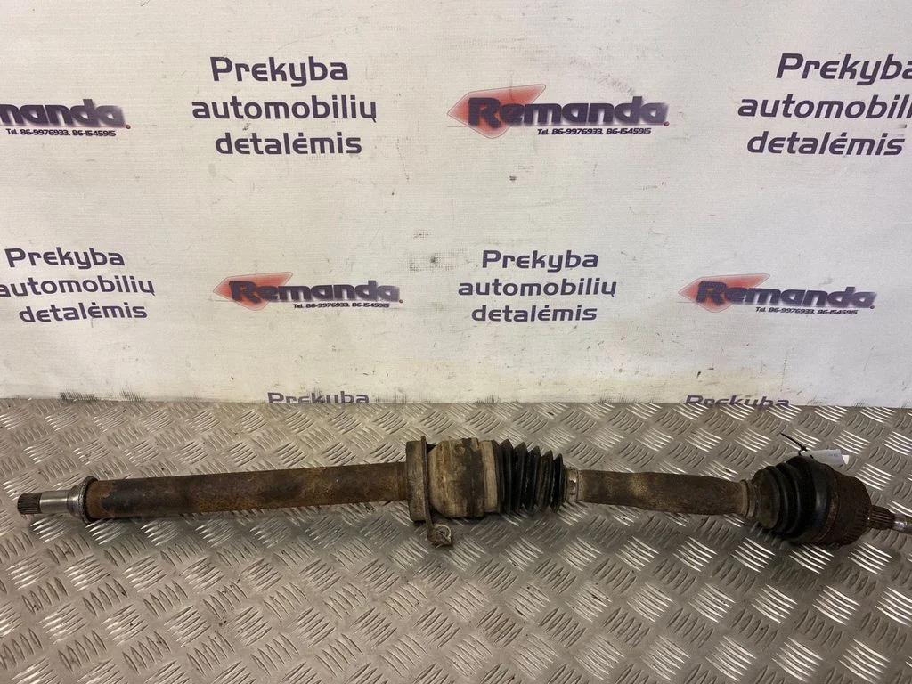 Priekšējā pusass – priekšējā labā