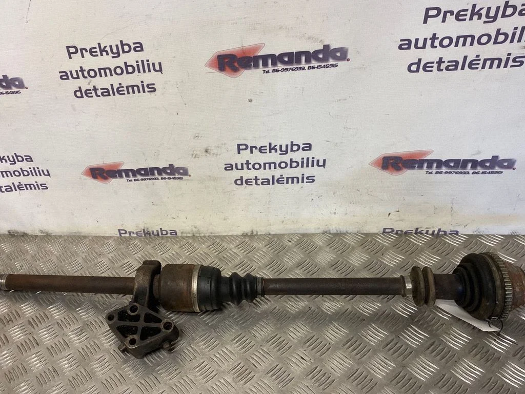 Priekšējā pusass – priekšējā labā