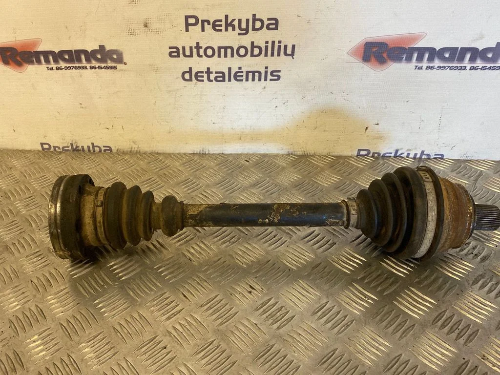 Priekšējā pusass – priekšējā labā