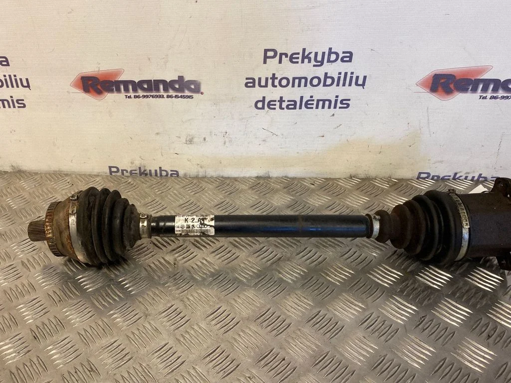 Front driveshaft 8E0407272