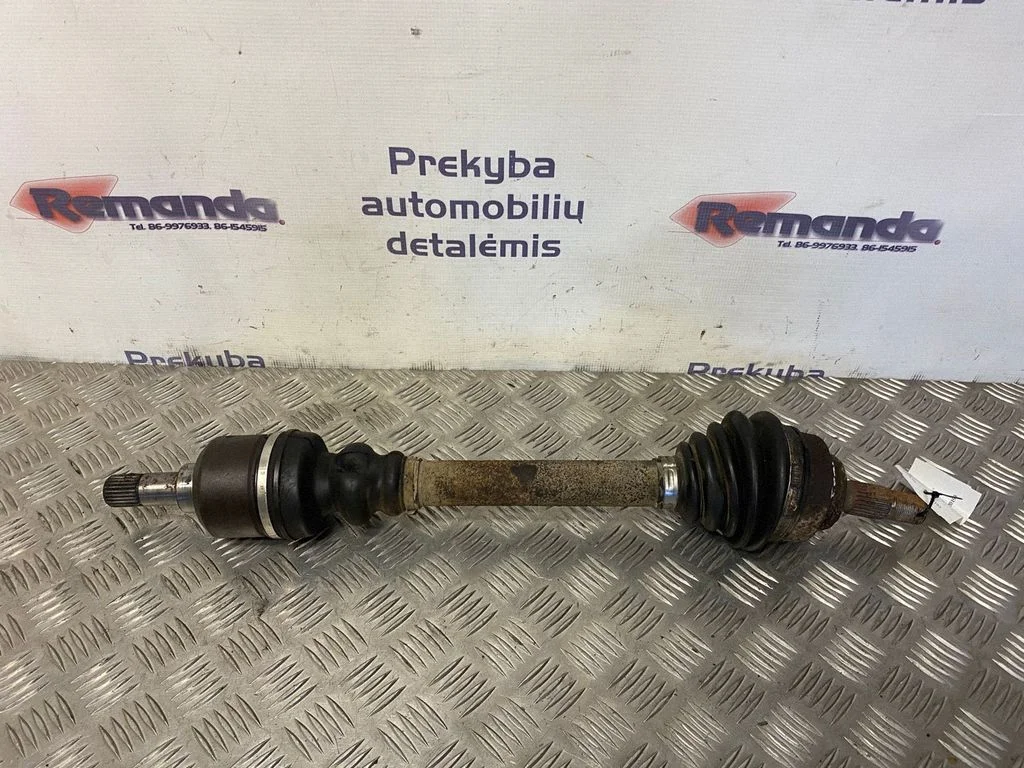 Priekšējā pusass – priekšējā kreisā