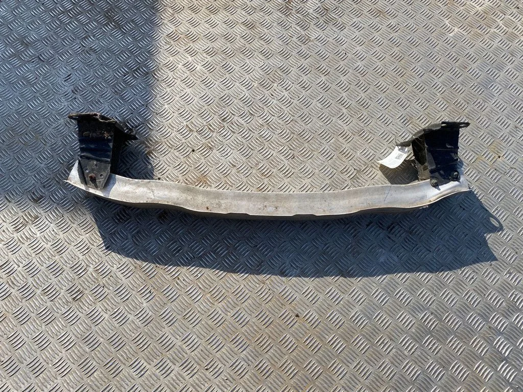 Esistange põikitala – Audi A3 S3 8P (2003-2012)
