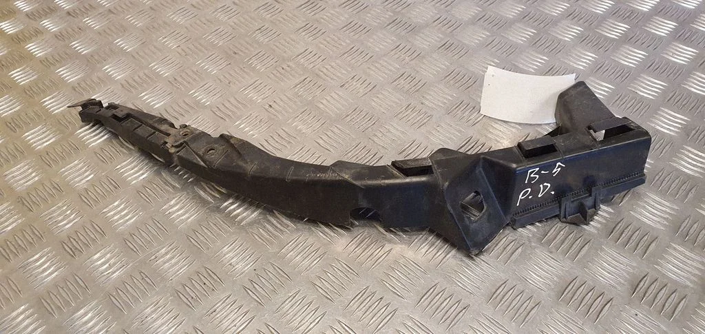 Esistange kinnitusklamber – Volkswagen Passat B5 (1997-2000)