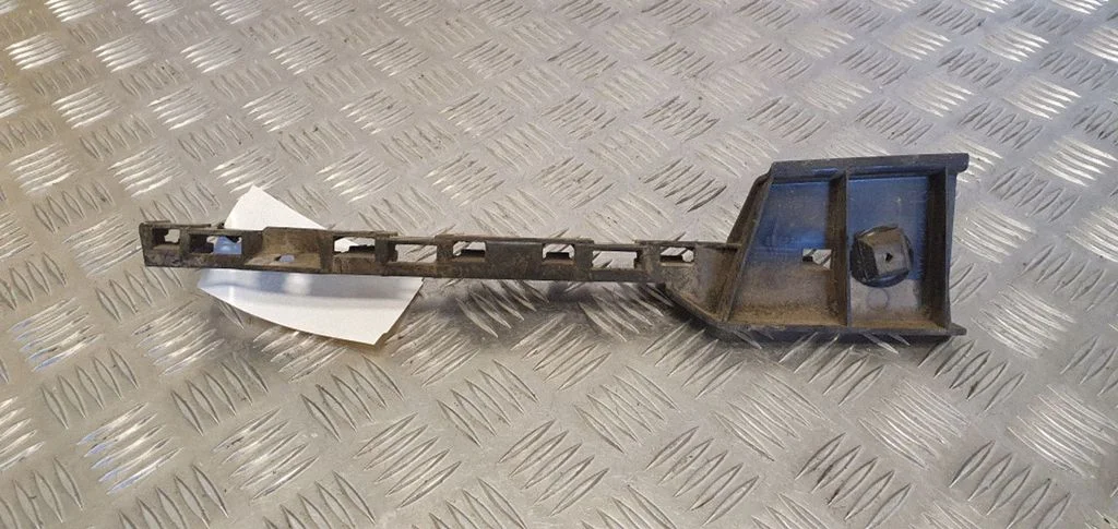 Front bumper mounting bracket 51777184356