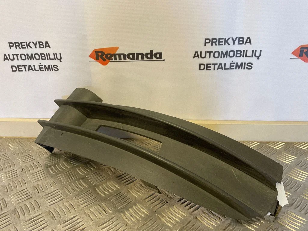 Front bumper lower grill – Volkswagen Caddy (2004-2010)