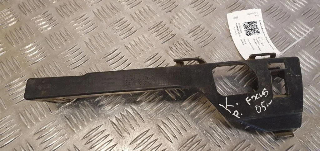 Priekšējā bampera turētājs 4M5117E857AC