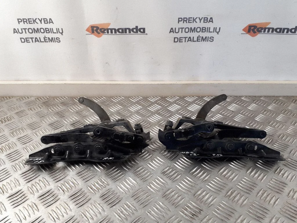Motora pārsega eņģe (-es) A2218800328