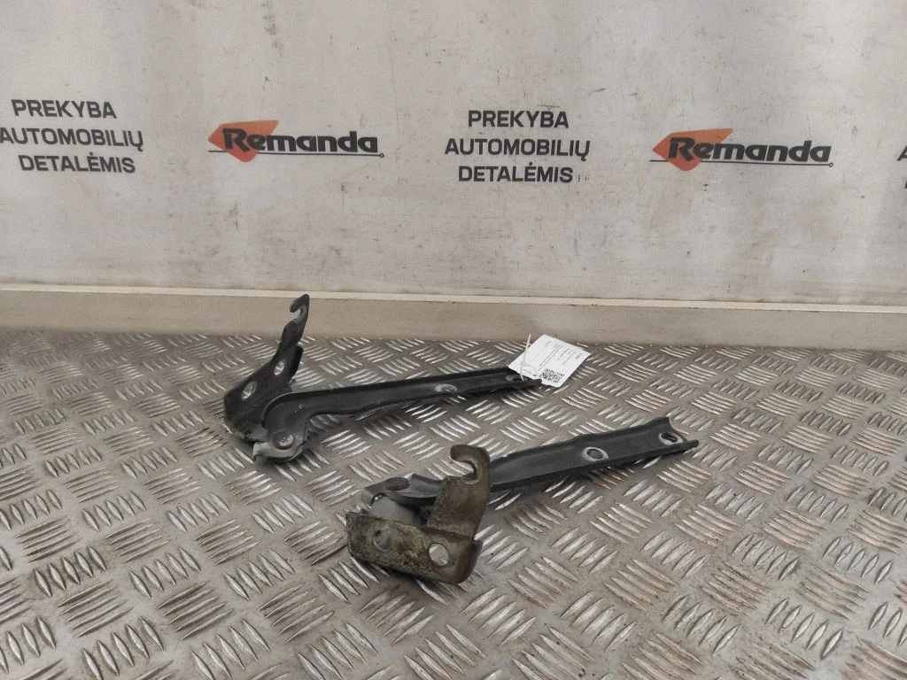 Motora pārsega eņģe (-es) 5N0823301A