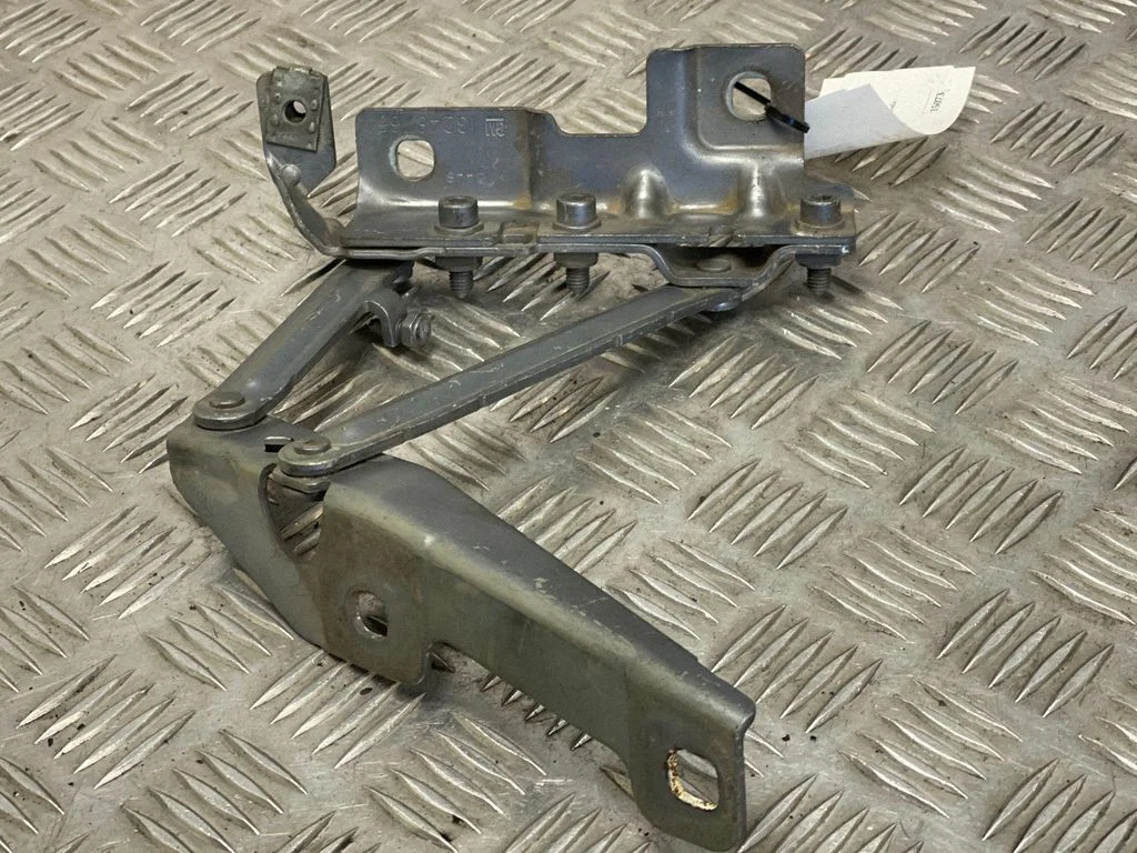 Engine bonnet/hood hinges – Opel Insignia A (2008-2017)