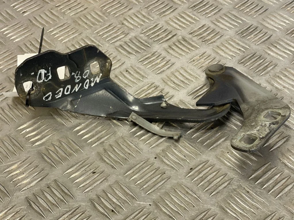 Engine bonnet/hood hinges RH7S7AA16800