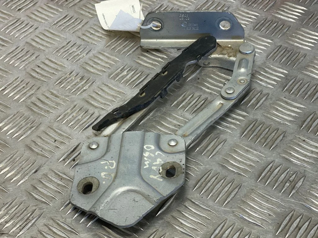Mootorikapoti hinged – Volkswagen Caddy (2004-2010)