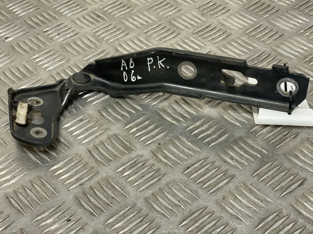 Engine bonnet/hood hinges 4F0823301