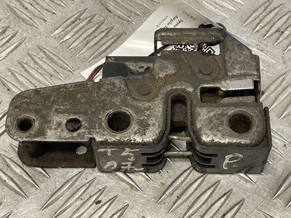 Engine bonnet/hood lock/catch