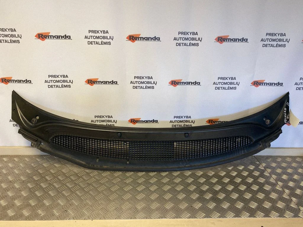 Wiper trim 04717553A