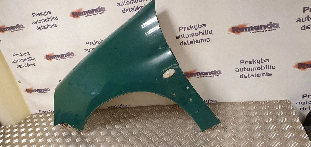 Spārns – priekšējā kreisā