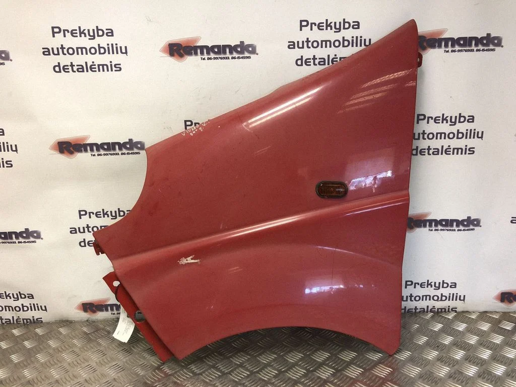 Fender – front left