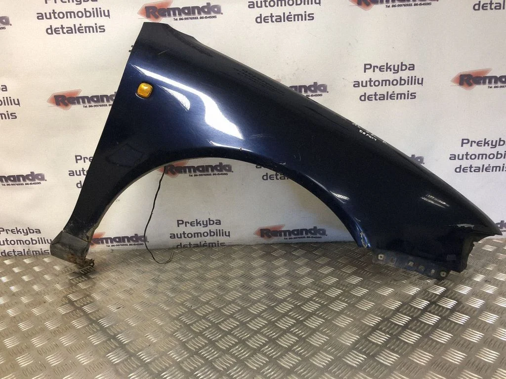 Fender – front right