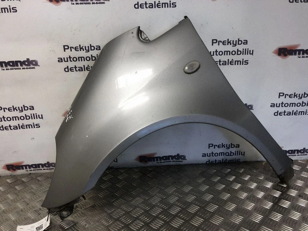 Spārns – priekšējā kreisā