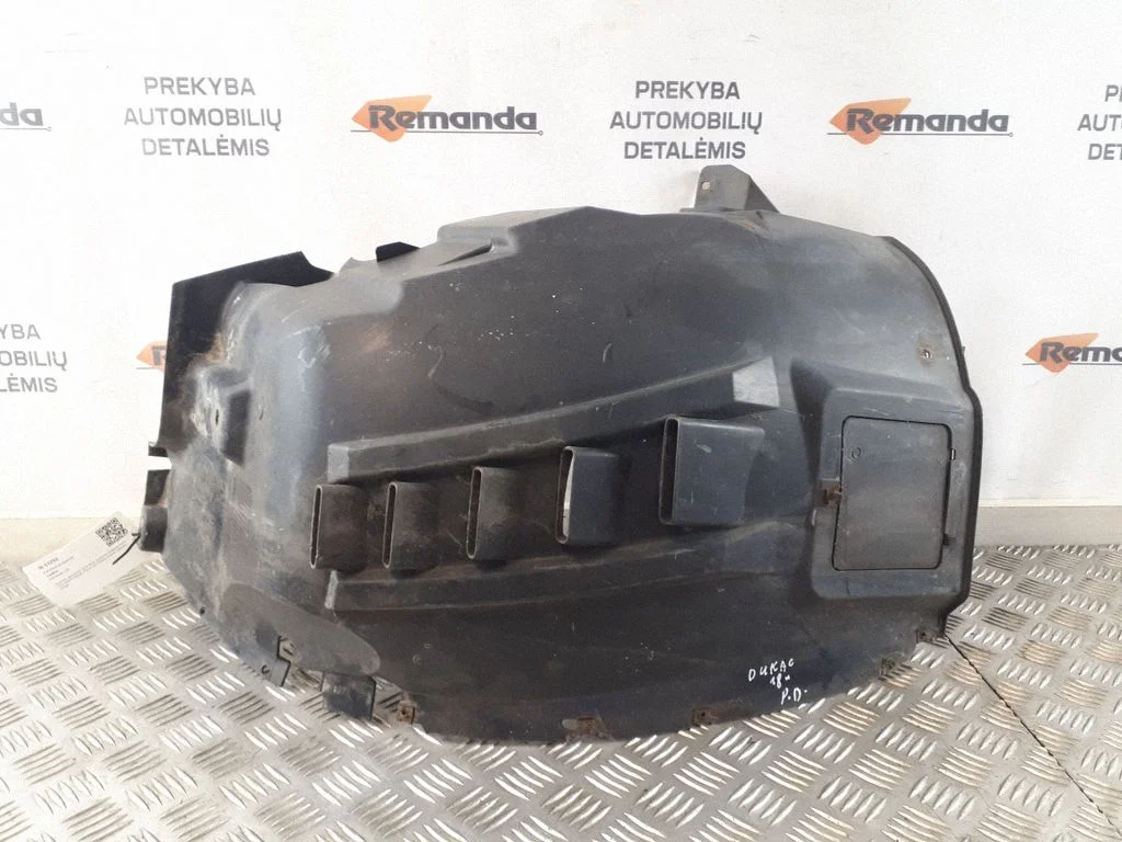 Front wheel arch liner splash guards 1383793080