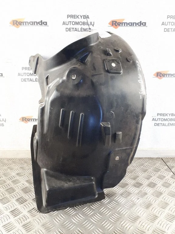 Front wheel arch liner splash guards 638428423R