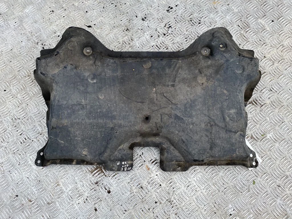 Engine splash shield/under tray A2125201323
