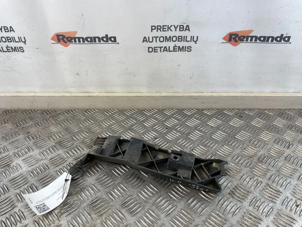 Tagumise kaitseraua kinnitusklamber – Seat Leon (1P) (2005-2012)