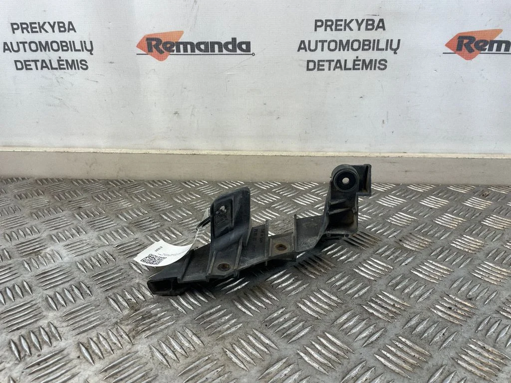 Rear bumper mounting bracket – Seat Leon (1P) (2005-2012)