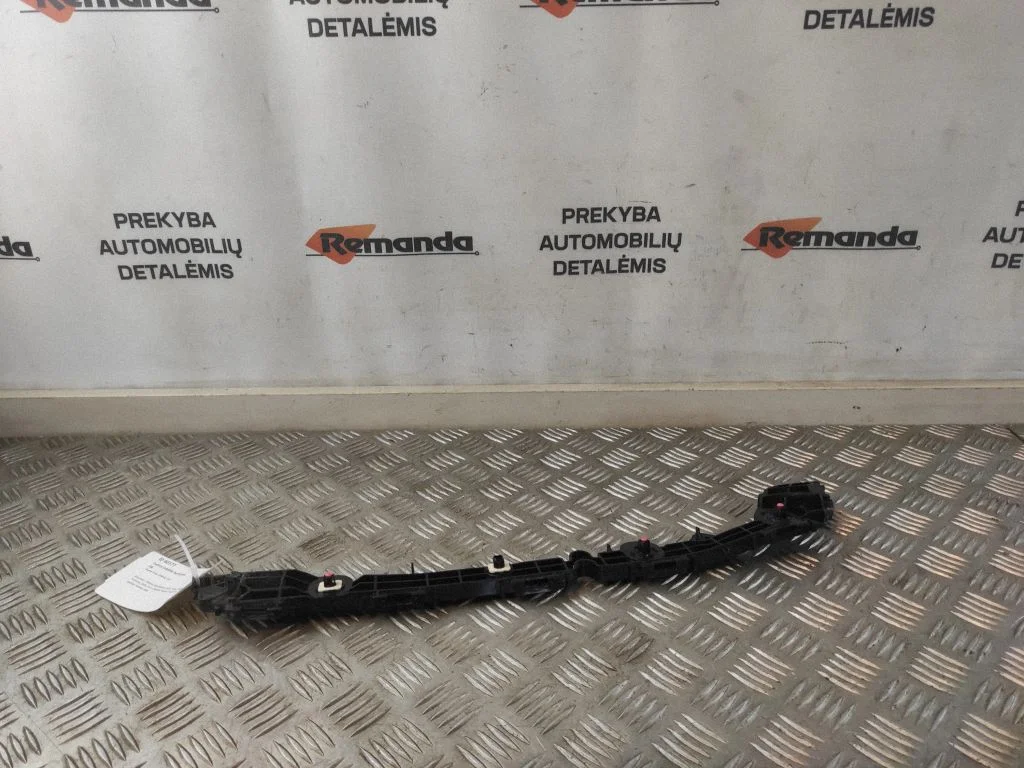 Aizmugurējā bufera turētājs 5257647040