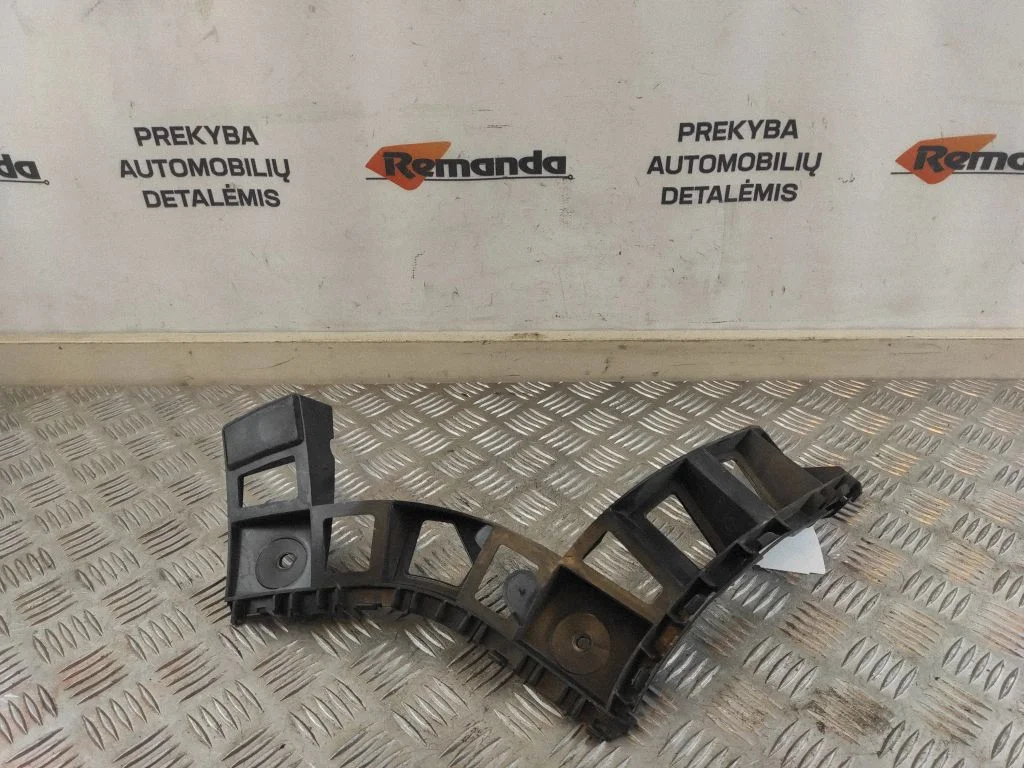 Aizmugurējā bufera turētājs 5N0807394D