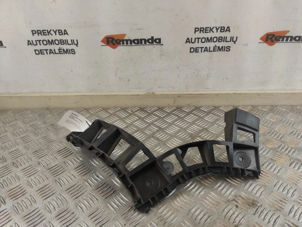 Aizmugurējā bufera turētājs 5N0807393E
