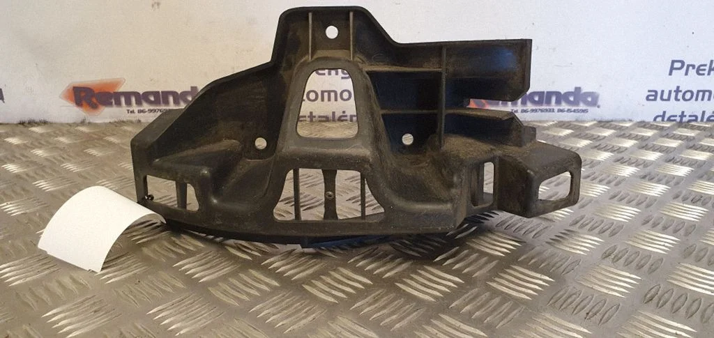 Rear bumper mounting bracket DQN000041