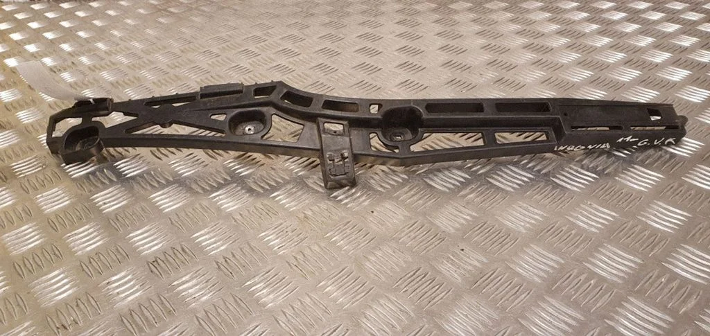 Tagumise kaitseraua kinnitusklamber – Opel Insignia A (2008-2017)
