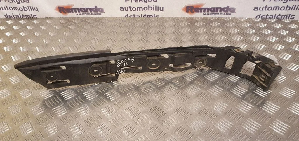 Tagumise kaitseraua kinnitusklamber – Volkswagen Golf Plus (2005-2013)