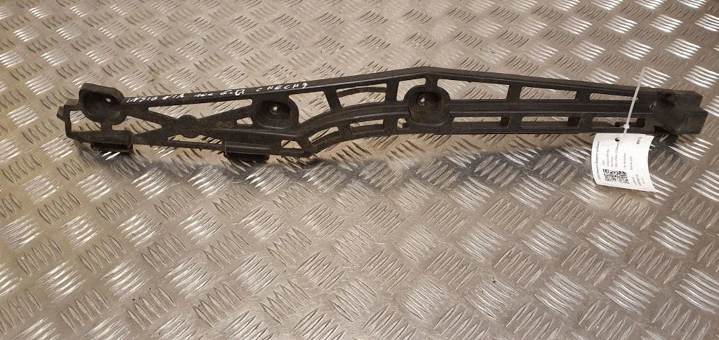 Rear bumper mounting bracket – rear right