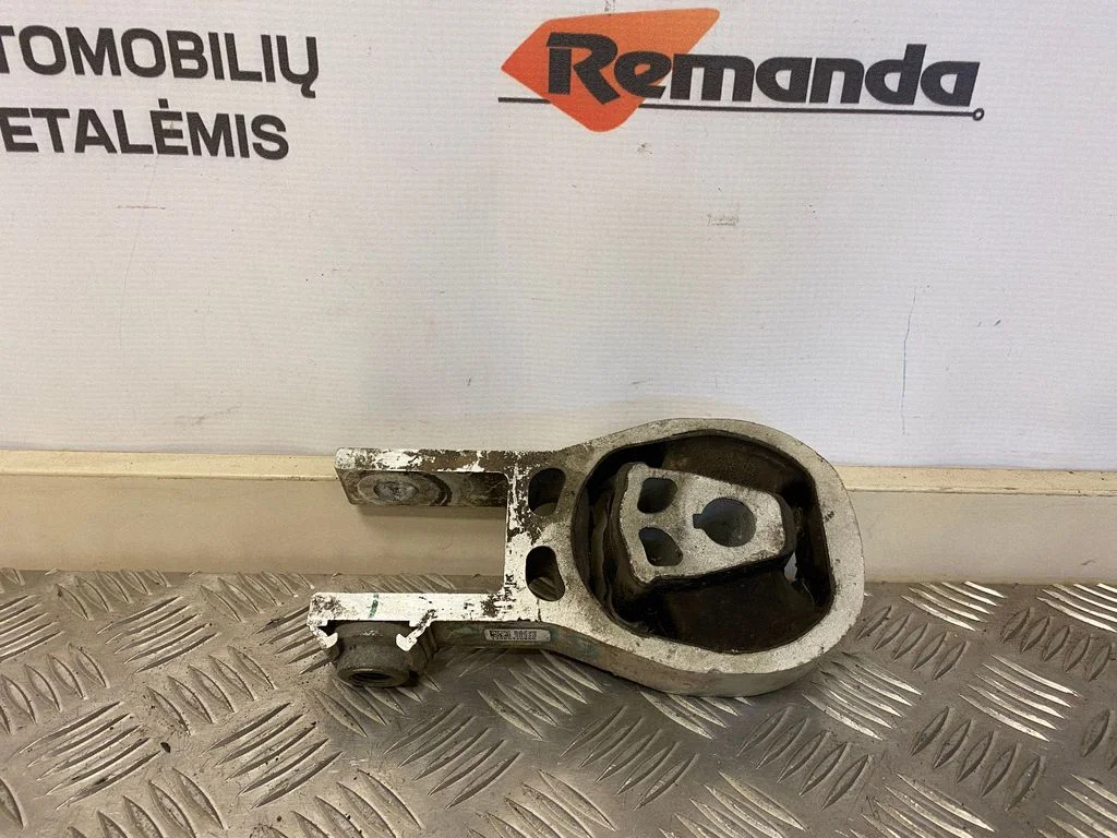 Gearbox mount 13965320800