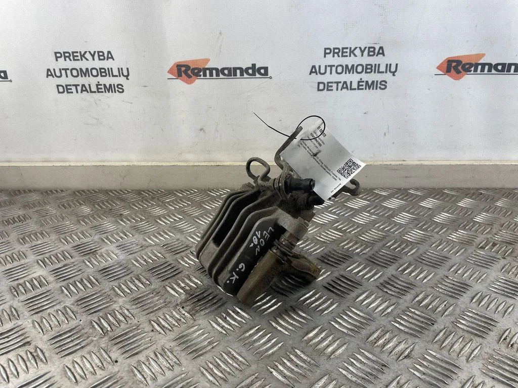 Zacisk hamulcowy tylny – lewy tył