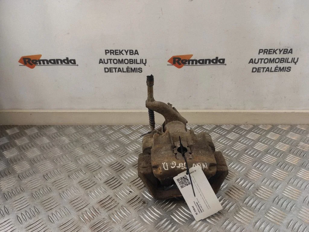 Rear brake caliper – rear right