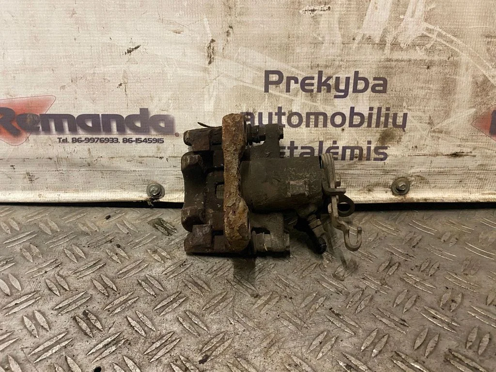 Aizmugurējais bremžu suports – aizmugurējā kreisā