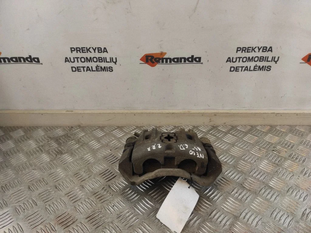 Rear brake caliper – rear right
