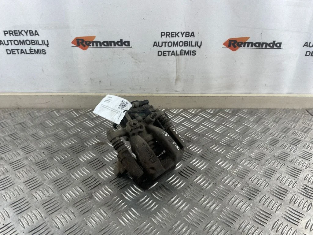 Rear brake caliper – rear left