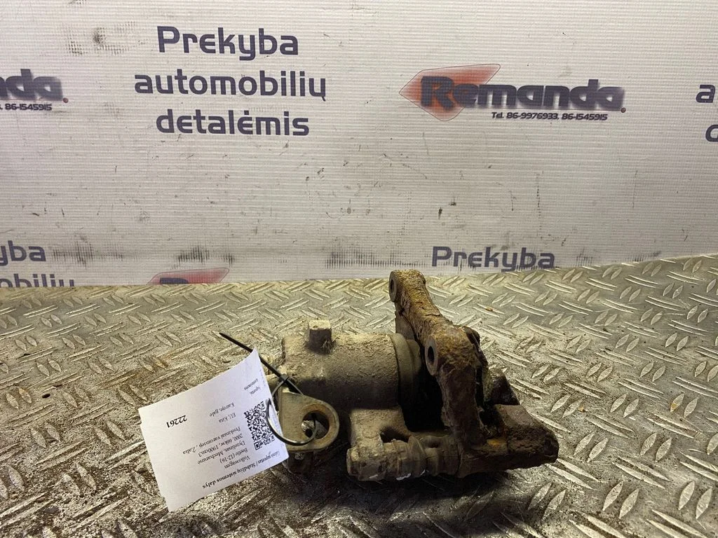 Rear brake caliper – rear left