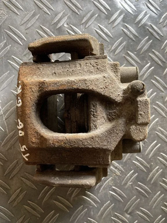 Rear brake caliper – rear left